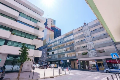 Apartamento T2 para Arrendamento em Campolide