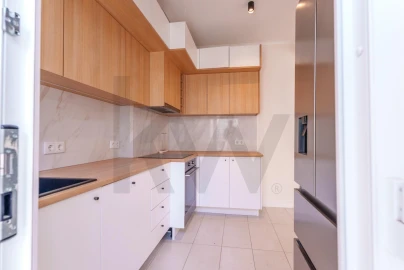 Apartamento T2 para Arrendamento em Campolide