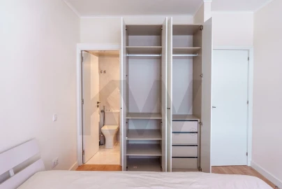 Apartamento T2 para Arrendamento em Campolide