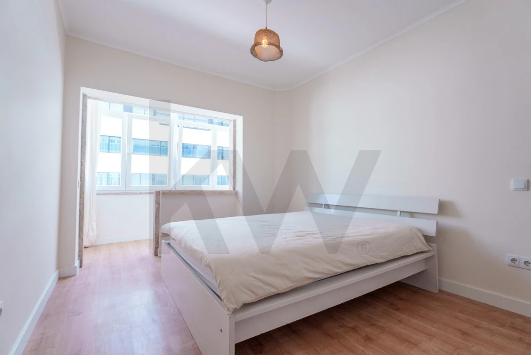 Apartamento T2 para Arrendamento em Campolide Foto 12