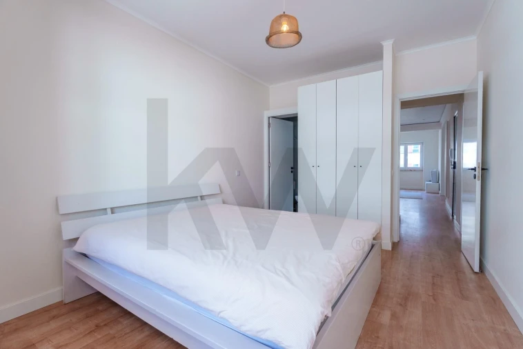 Apartamento T2 para Arrendamento em Campolide Foto 14
