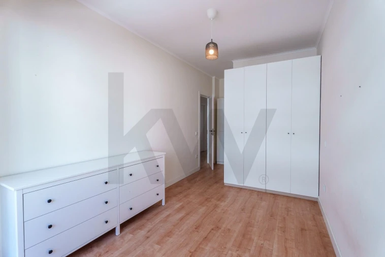 Apartamento T2 para Arrendamento em Campolide Foto 31