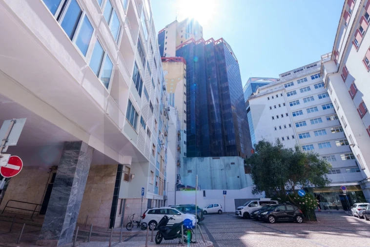 Apartamento T2 para Arrendamento em Campolide Foto 79