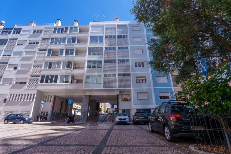 Apartamento T2 para Arrendamento em Campolide Foto 82
