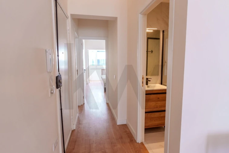 Apartamento T2 para Arrendamento em Campolide Foto 39
