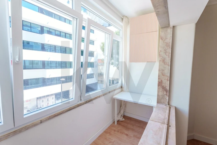 Apartamento T2 para Arrendamento em Campolide Foto 19