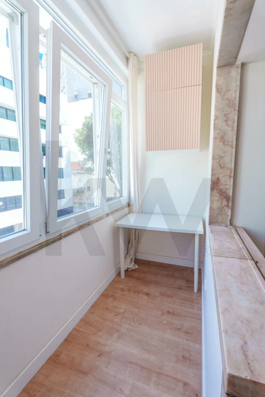 Apartamento T2 para Arrendamento em Campolide Foto 17