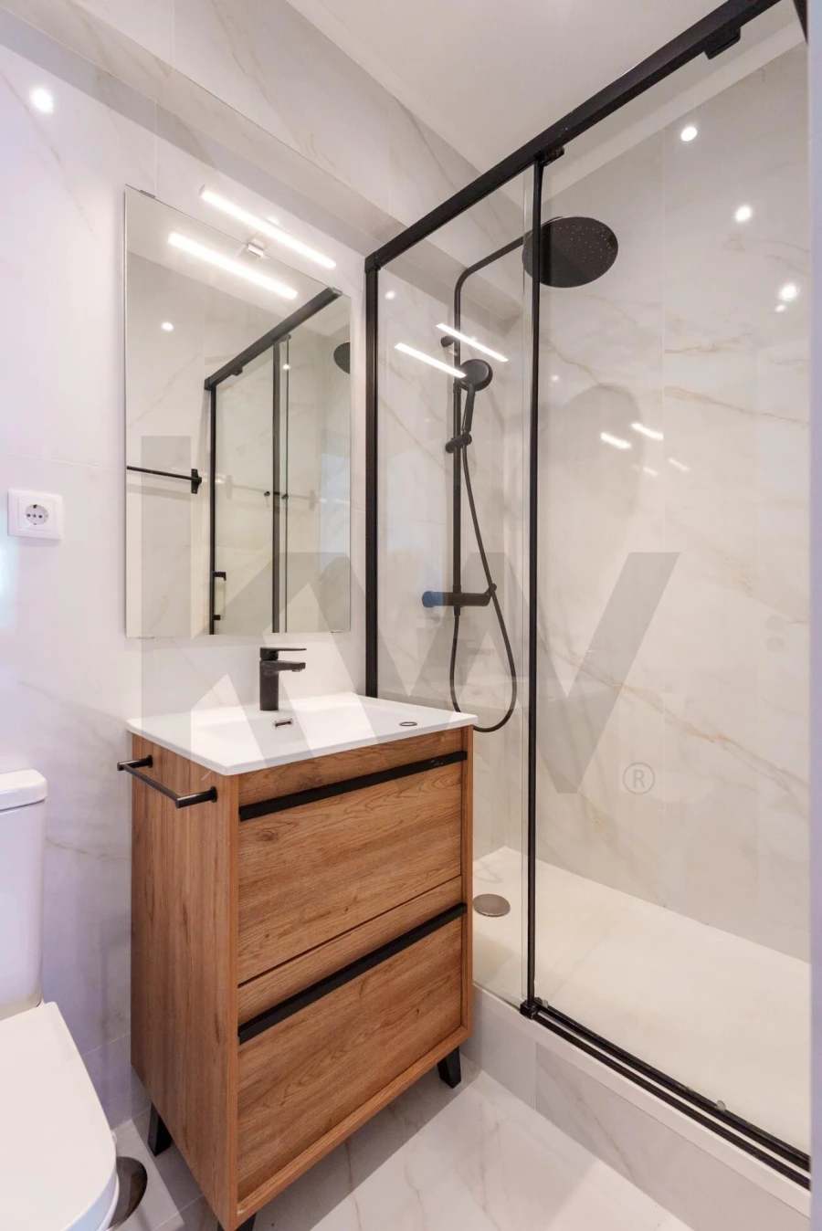 Apartamento T2 para Arrendamento em Campolide Foto 22