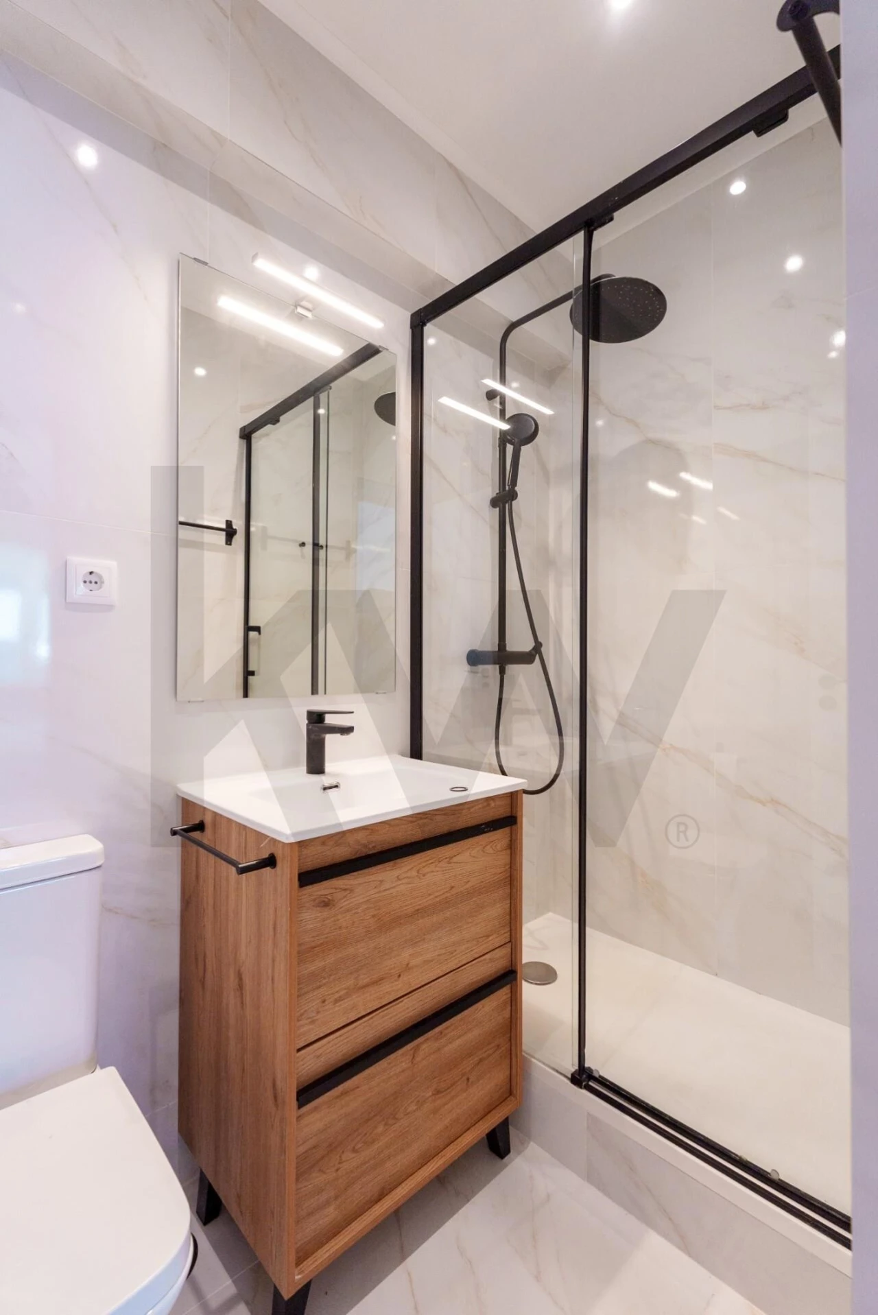 Apartamento T2 para Arrendamento em Campolide Foto 23