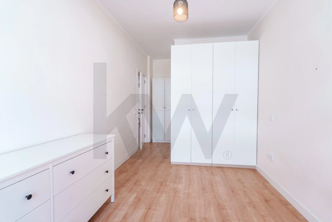 Apartamento T2 para Arrendamento em Campolide Foto 33