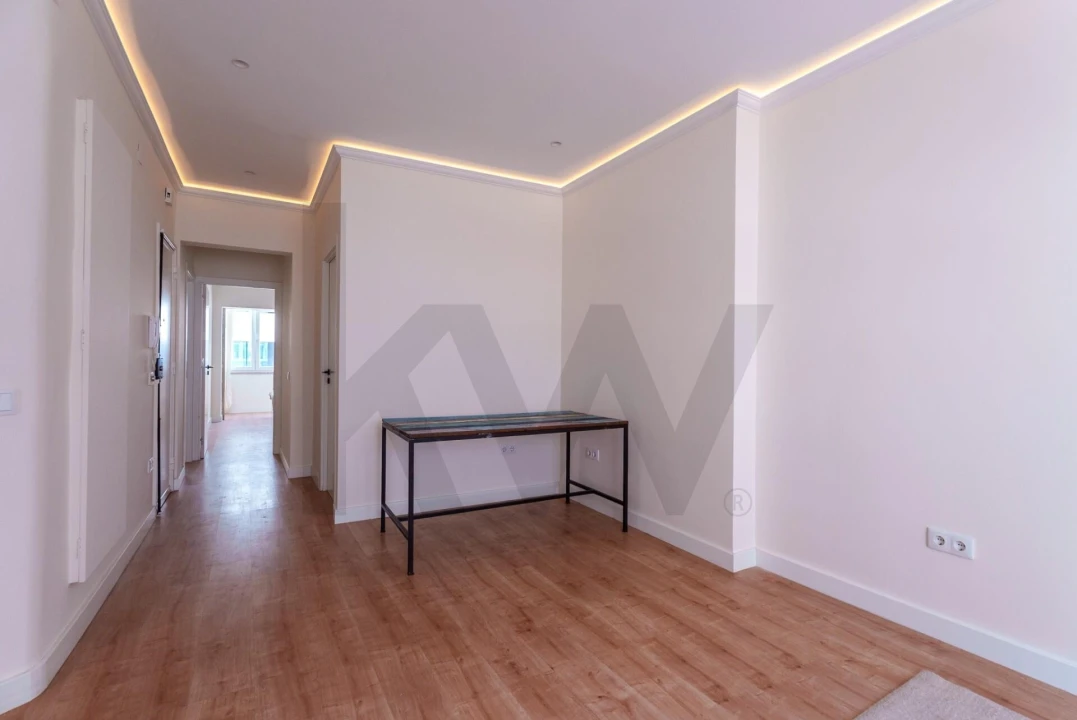 Apartamento T2 para Arrendamento em Campolide Foto 55