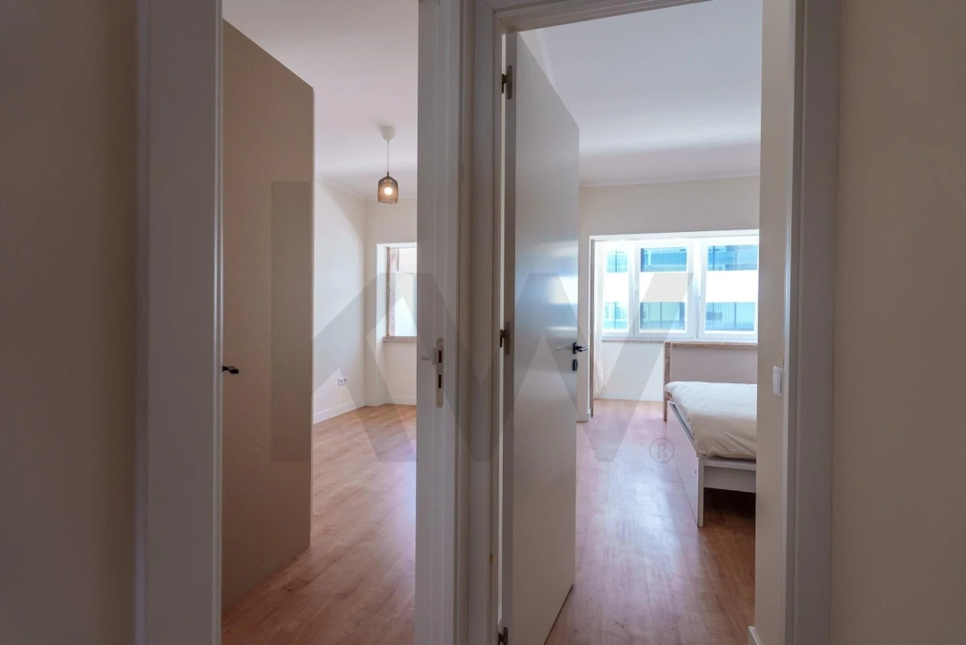 Apartamento T2 para Arrendamento em Campolide Foto 38