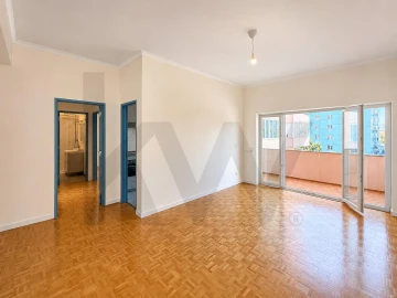 Apartamento T1 para Arrendamento em Avenidas Novas