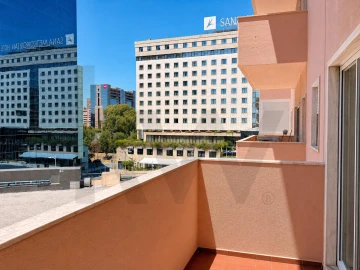 Apartamento T1 para Arrendamento em Avenidas Novas