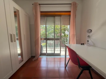 Quarto para Arrendamento em Requeixo, Nossa Senhora de Fátima e Nariz