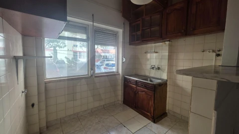 Apartamento T1 para Venda em Oeiras e São Julião da Barra, Paço de Arcos e Caxias