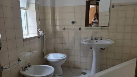 Apartamento T1 para Venda em Oeiras e São Julião da Barra, Paço de Arcos e Caxias