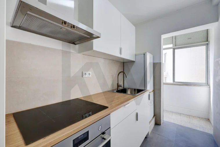 Apartamento T1 para Venda em Avenidas Novas Foto 3