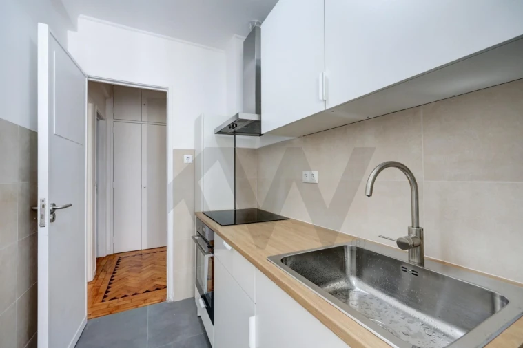 Apartamento T1 para Venda em Avenidas Novas Foto 4