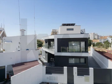 Prédio para Venda em Seixal, Arrentela e Aldeia de Paio Pires