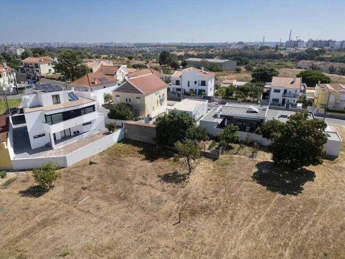Prédio para Venda em Seixal, Arrentela e Aldeia de Paio Pires Foto 9