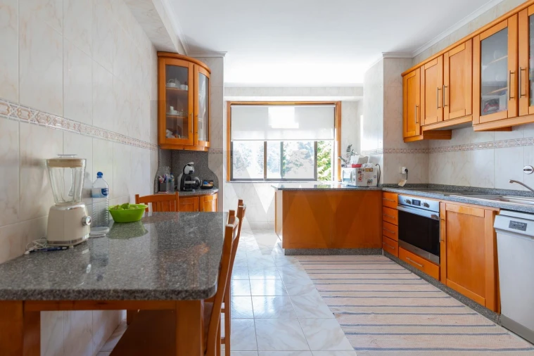 Apartamento T3 para Venda em Arrifana Foto 24