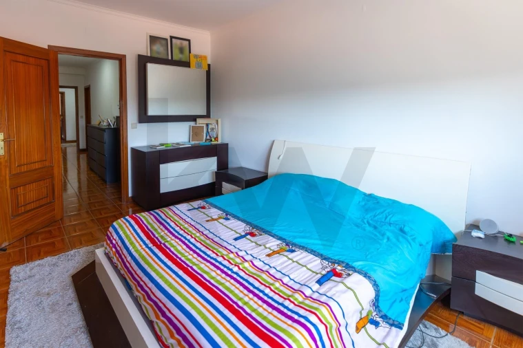 Apartamento T3 para Venda em Arrifana Foto 12