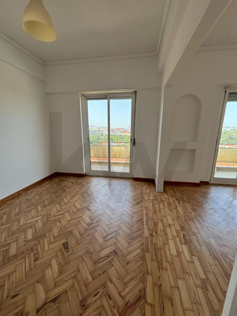 Apartamento T4 para Venda em Lumiar