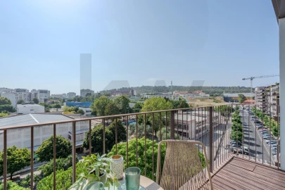 Apartamento T2 para Arrendamento em Benfica