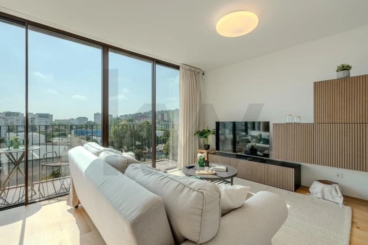Apartamento T2 para Arrendamento em Benfica Foto 3