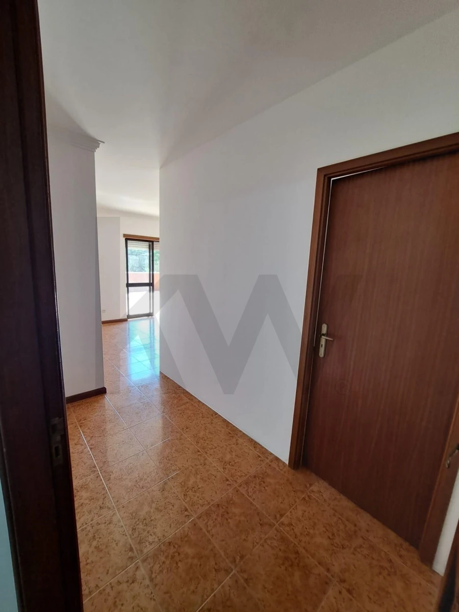 Apartamento T1 para Venda em Sé Nova, Santa Cruz, Almedina e São Bartolomeu Foto 9