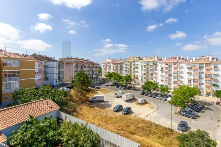 Apartamento T2 para Venda em Amora Foto 23