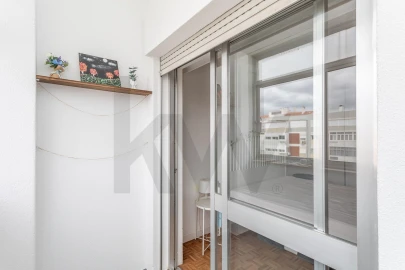 Apartamento T3 para Arrendamento em São Domingos de Benfica