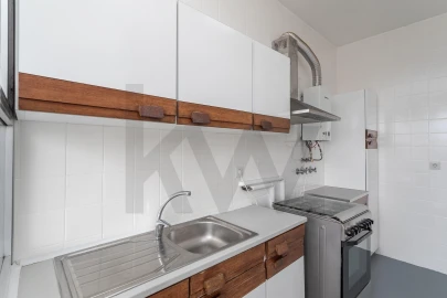 Apartamento T3 para Arrendamento em São Domingos de Benfica