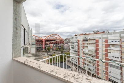 Apartamento T3 para Arrendamento em São Domingos de Benfica