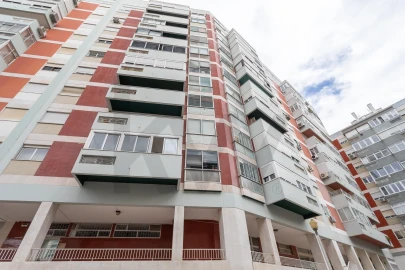 Apartamento T3 para Arrendamento em São Domingos de Benfica