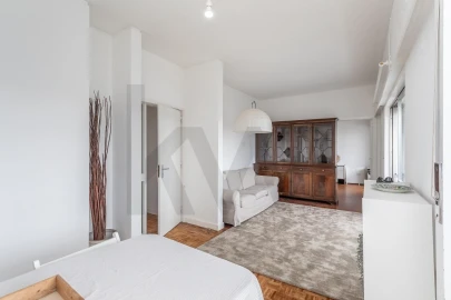 Apartamento T3 para Arrendamento em São Domingos de Benfica