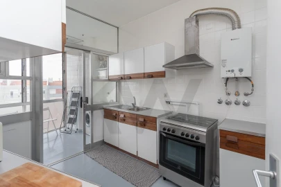Apartamento T3 para Arrendamento em São Domingos de Benfica