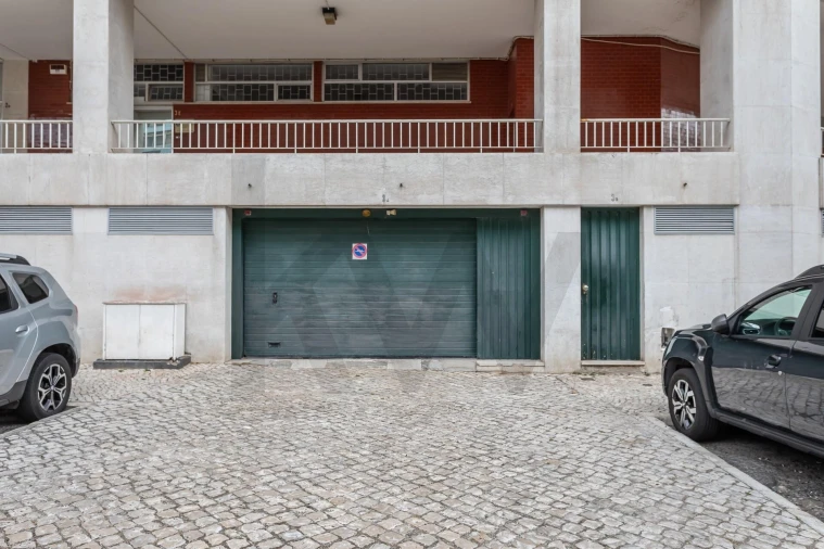 Apartamento T3 para Arrendamento em São Domingos de Benfica Foto 53