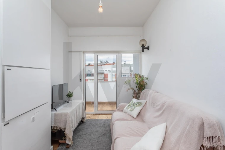 Apartamento T3 para Arrendamento em São Domingos de Benfica Foto 2
