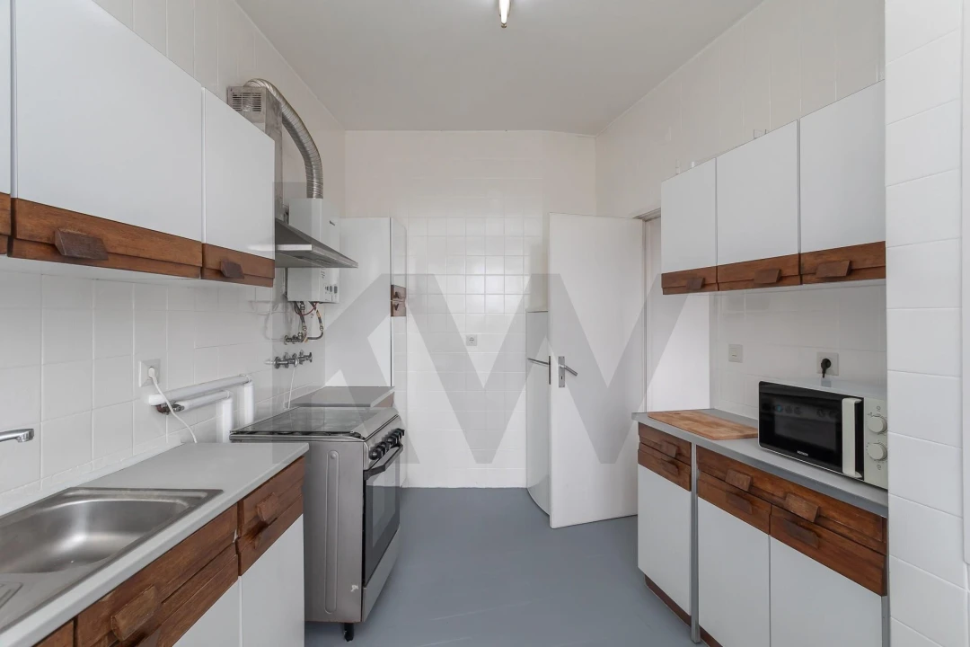 Apartamento T3 para Arrendamento em São Domingos de Benfica Foto 43