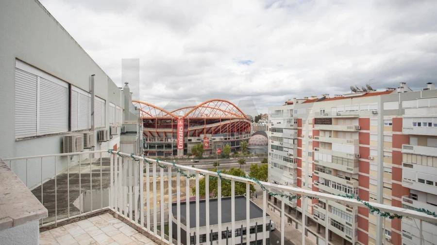 Apartamento T3 para Arrendamento em São Domingos de Benfica