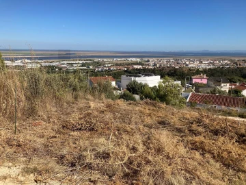Terreno para Venda em Alverca do Ribatejo e Sobralinho