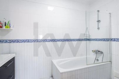 Apartamento T2 para Venda em Massamá e Monte Abraão