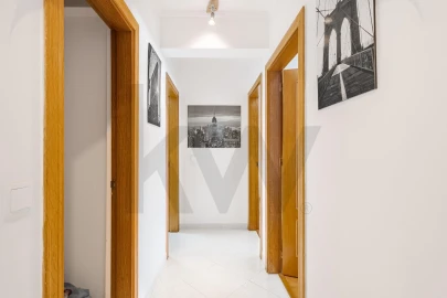 Apartamento T2 para Venda em Massamá e Monte Abraão