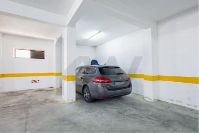 Apartamento T2 para Venda em Massamá e Monte Abraão