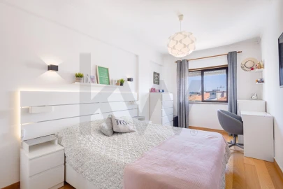 Apartamento T2 para Venda em Massamá e Monte Abraão