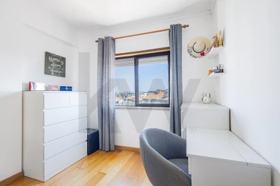 Apartamento T2 para Venda em Massamá e Monte Abraão
