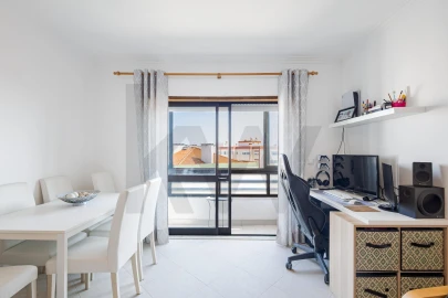 Apartamento T2 para Venda em Massamá e Monte Abraão