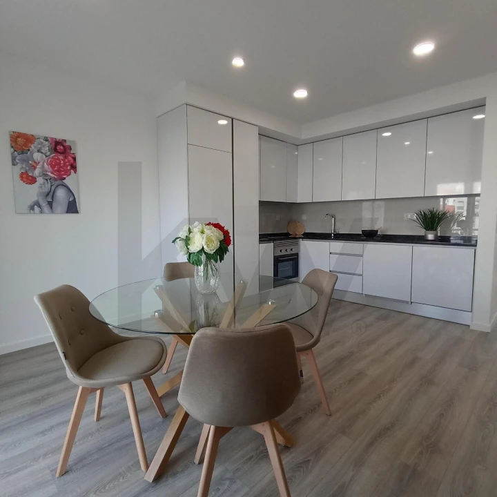 Apartamento T3 para Venda em São Domingos de Benfica Foto 3